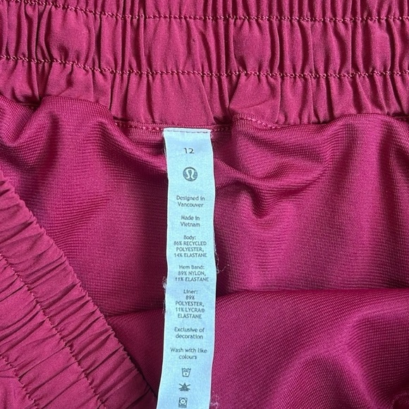Lululemon Hotty Hot Low-Rise Lined Short 4"-Mulled Wine- Size 12 (2021) - Picture 11 of 15